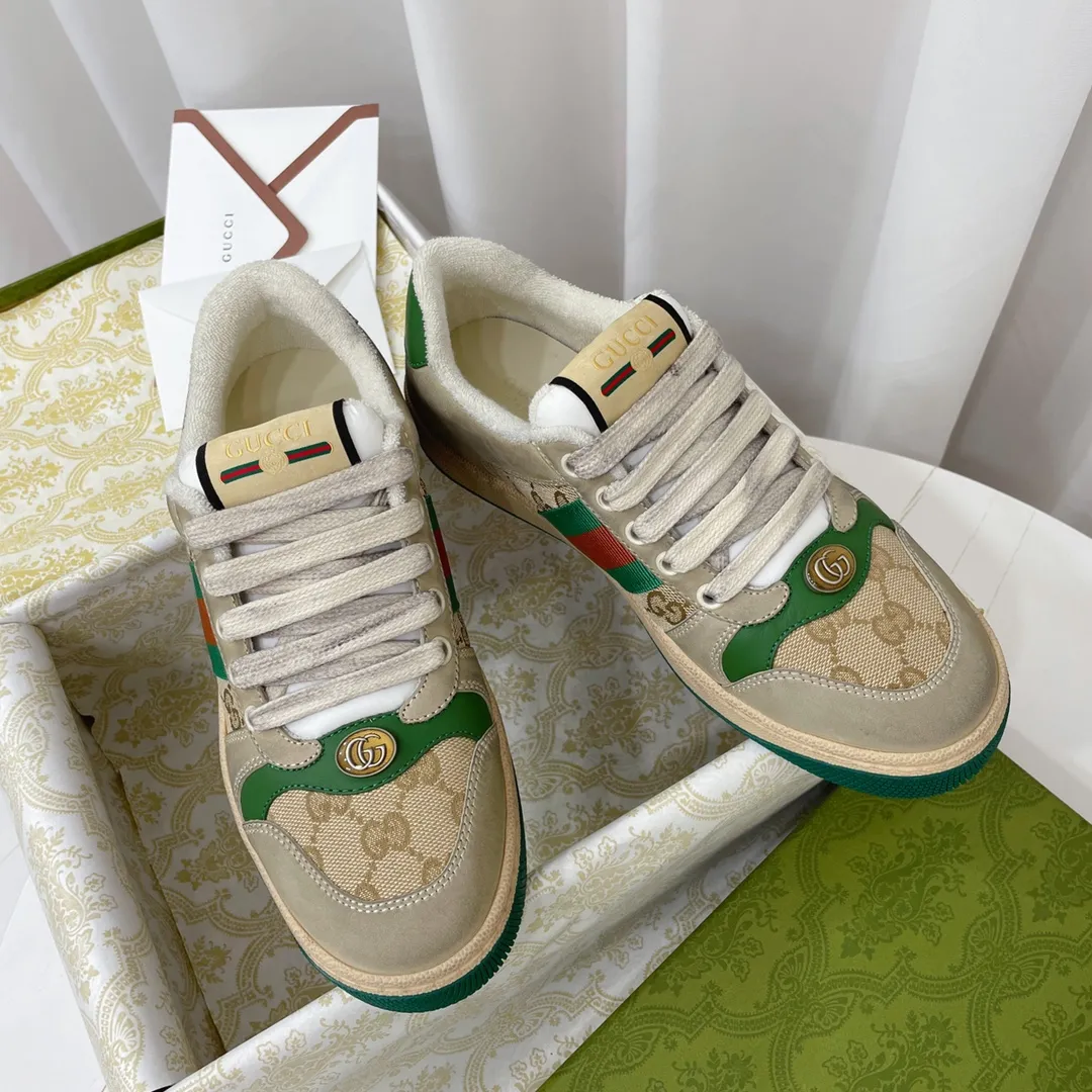👟👟Ex-factory price 480👟👟Gucci~~GG color rubbed old couple style small dirty shoes casual shoes... Z👟👟Ex-factory price developed pure original version; original molded cherry crystal pendant; metal double G crystal cylindrical mark; Gucci original pattern webbing; The upper is made of polished cowhide and classic double G fabric. The leather incision is fully oiled and sealed. The original terry cloth is delicate, soft and more comfortable and breathable. The foot pad is integrated with latex injection molding. Privately stamped two-color original T👟👟Ex-factory price U outsole (lower layer is wider, upper layer is narrower) Couple style 35-40/39-44 (34 45 custom code is non-returnable) 🎁Supporting packaging